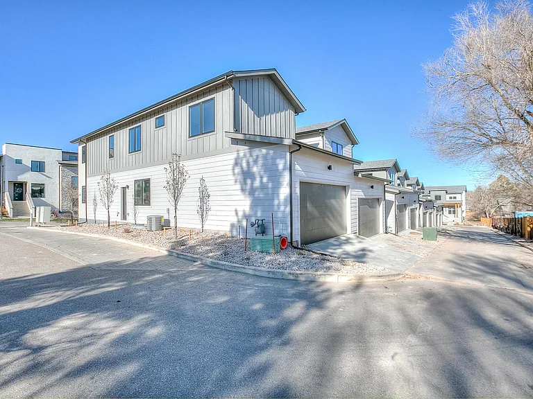 817 Cherokee Dr — Photo 25