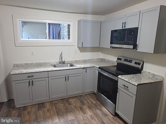 3rd image of 243-245 E Valley Rd