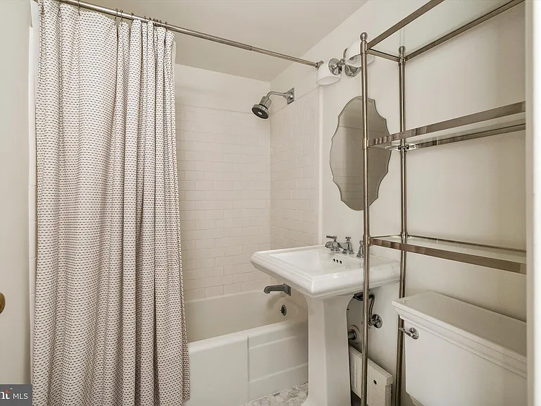 25 Palmer Sq W #A — Photo 22
