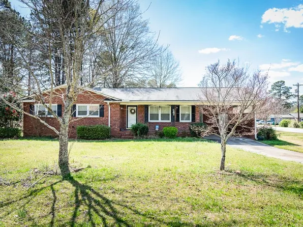 1615 Durst Ave E, Greenwood, SC 29649