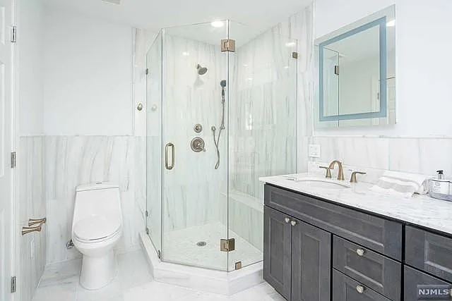 223 Hillcrest Dr — Photo 12