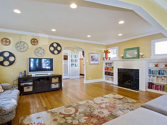 3rd image of 629 Gunderson Ave
