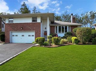 737 Boelsen Dr, Westbury, NY 11590