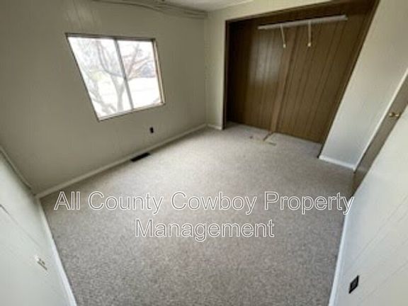 5th image of 954 N McCue St Lot 132