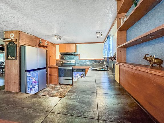 3rd image of 5166 Margaret Ann Lane
