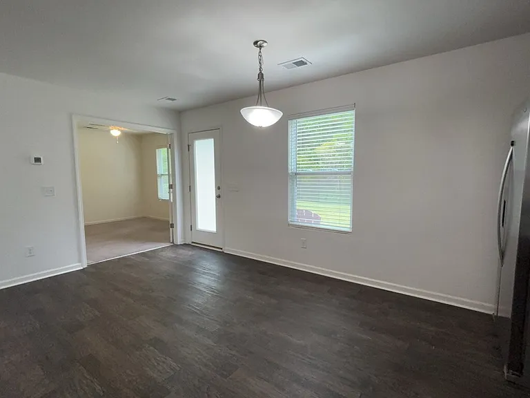 114 Rockingham Way — Photo 8