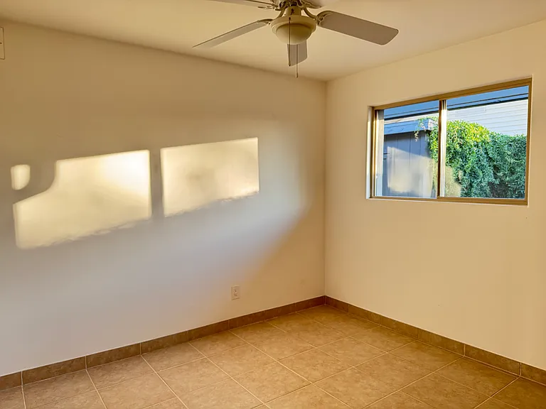 644 E La Jolla Dr — Photo 20