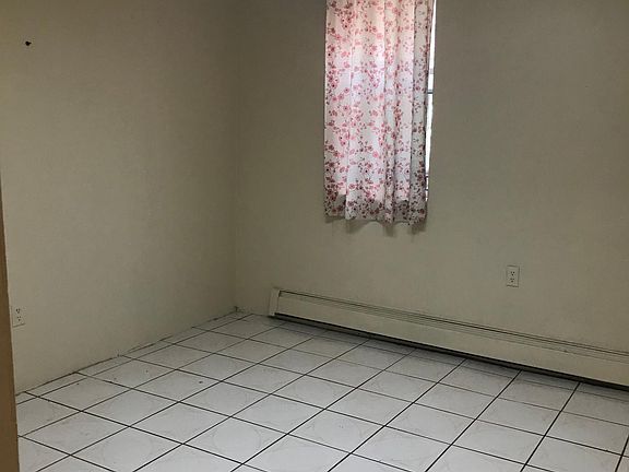 Master Bedroom (please disregard poor camera/lighting)