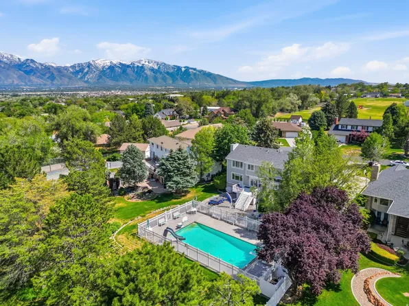 2114 W Surrey Cir, Salt Lake City, UT 84129