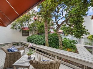 515 Serendipity Dr, Naples, FL 34108