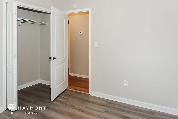 207 Cedar Creek Cir — Photo 8