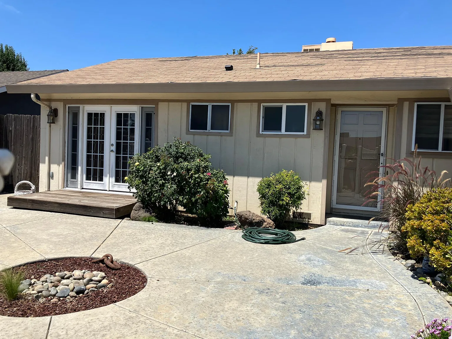 3 bed, 1300 sqft, $2,650 — Photo 4