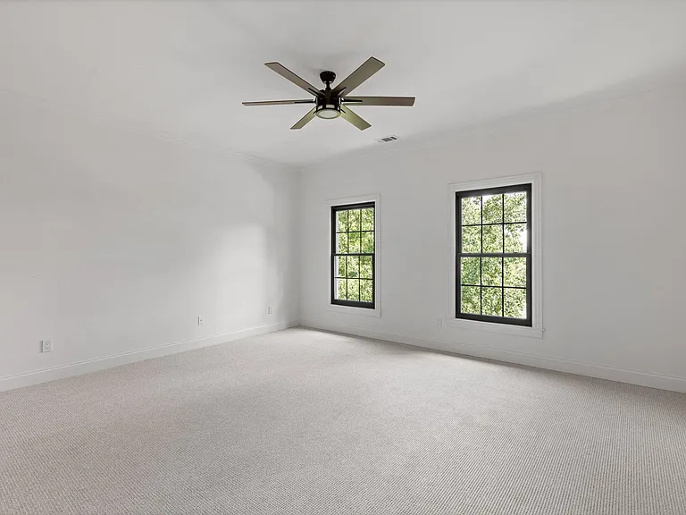 1103 Centennial Dr — Photo 95