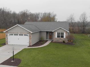 816 Daisy Cir NE, Demotte, IN 46310