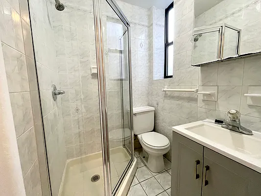 Rented by Astoria Realty | media 26
