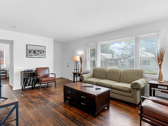 5th image of 6563 Julian Ave