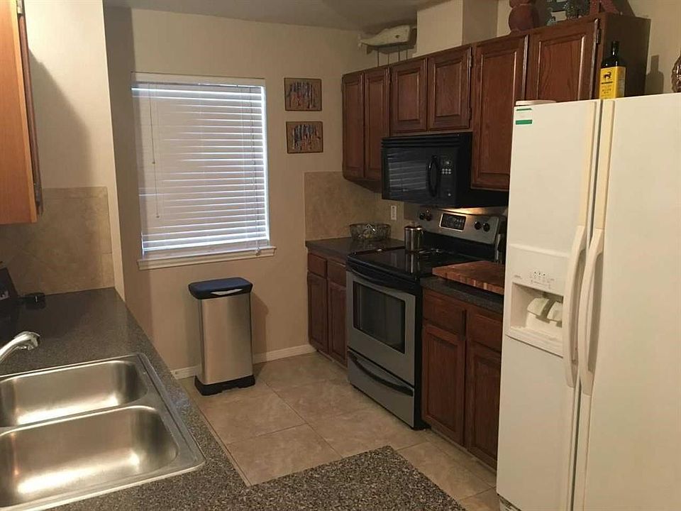 1st image of 2030 Plantation Dr #2