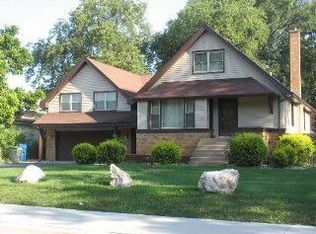 6928 W 107th St, Worth, IL