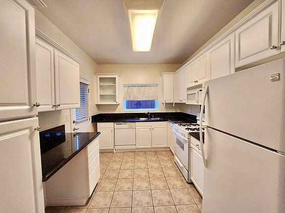 3rd image of 17729 Superior St Unit 63