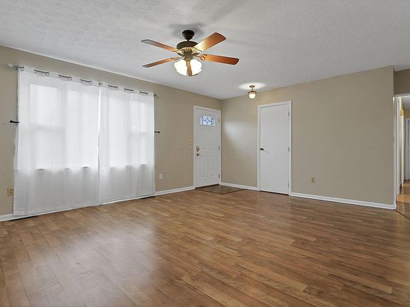 3rd image of 347 Oak Meadow Dr