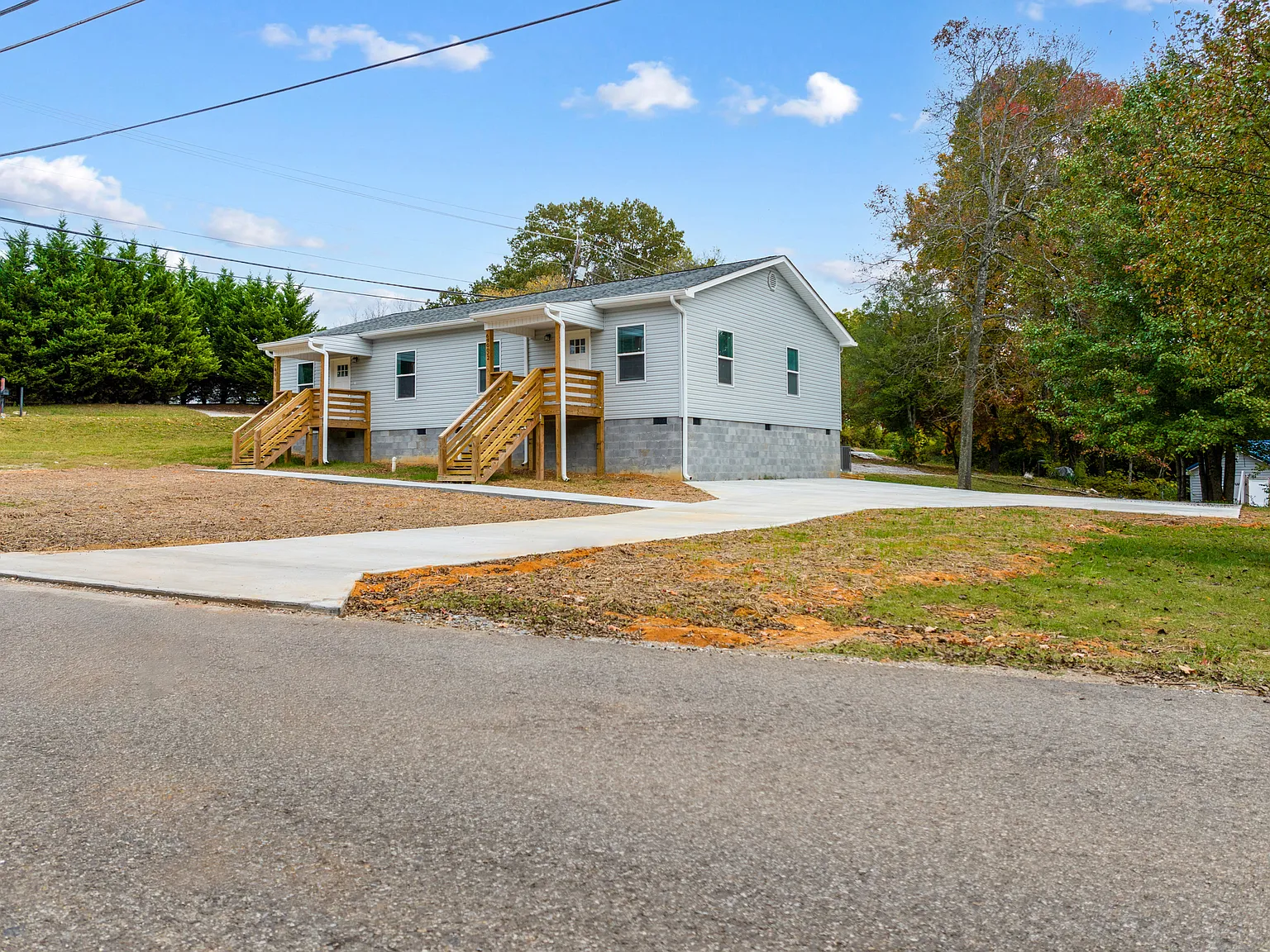 6900 Seaver Dr — Photo 4