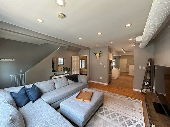 5th image of 2902 W McLean Ave #2