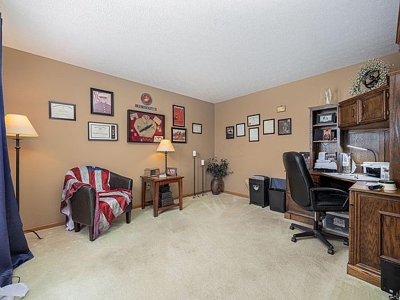 5th image of 2364 Parklawn Dr