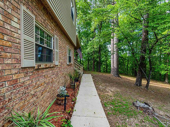 3rd image of 105 Rolling Acres Ct