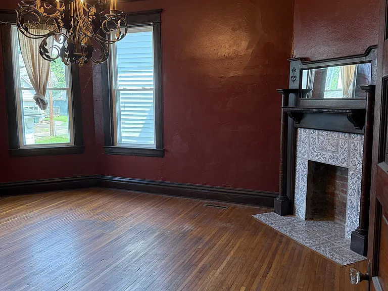 324 Clark St — Photo 3