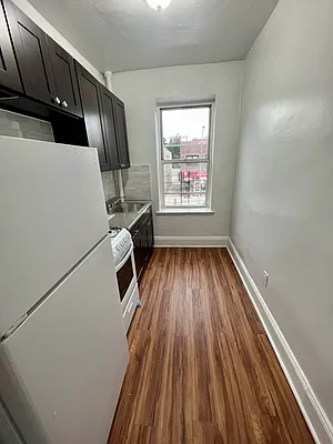 Rented by Amorelli Realty | media 19