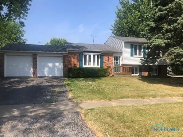 2402 Bedford Ln, Northwood, OH 43619