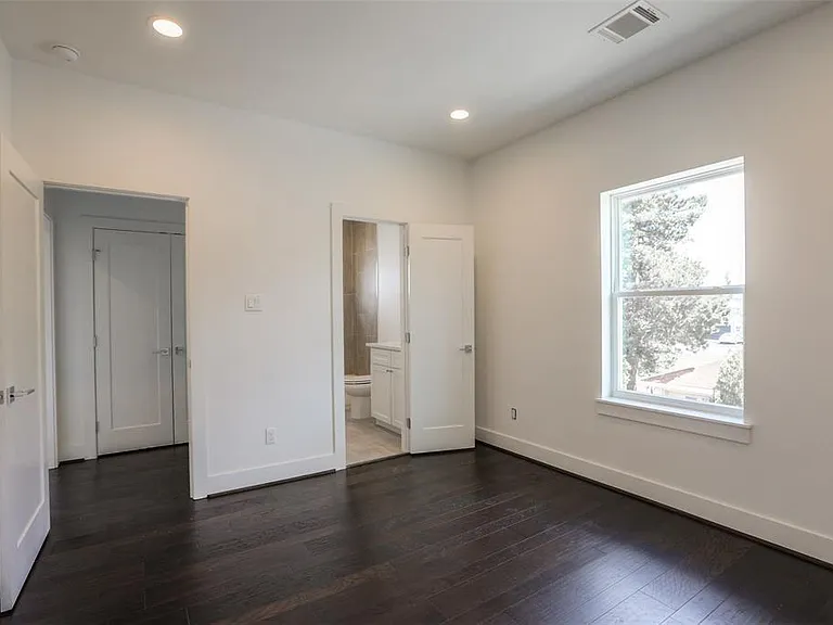 7714 Jacquelyn Oaks Rd — Photo 17
