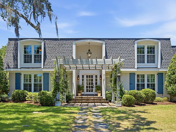 4th image of 710 Creekside Dr