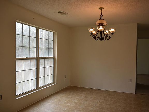 4th image of 1687 Highland Dr