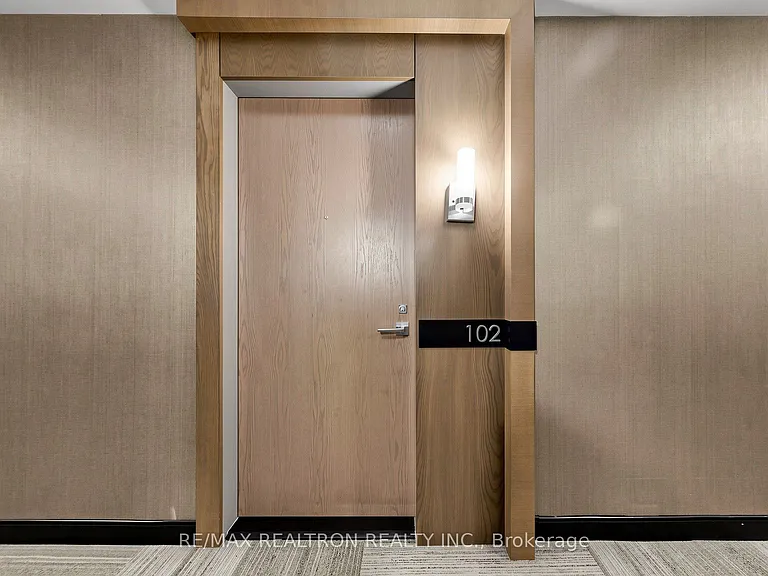 18 Uptown Dr #102 — Photo 30