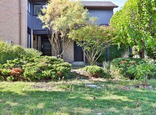 168 Kingsbridge Garden Cir, Mississauga, ON