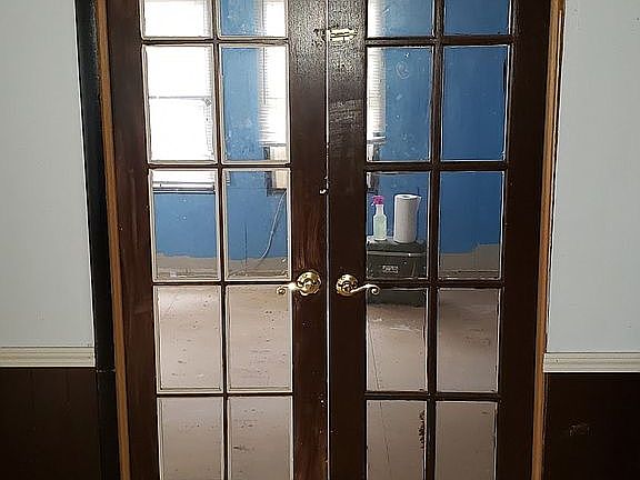 2nd image of 32 Dollie Cir