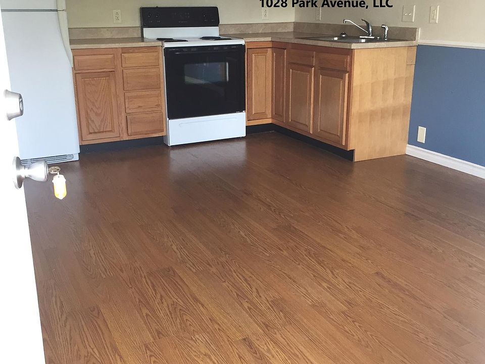 1st image of 943 Virginia Ave NE #4