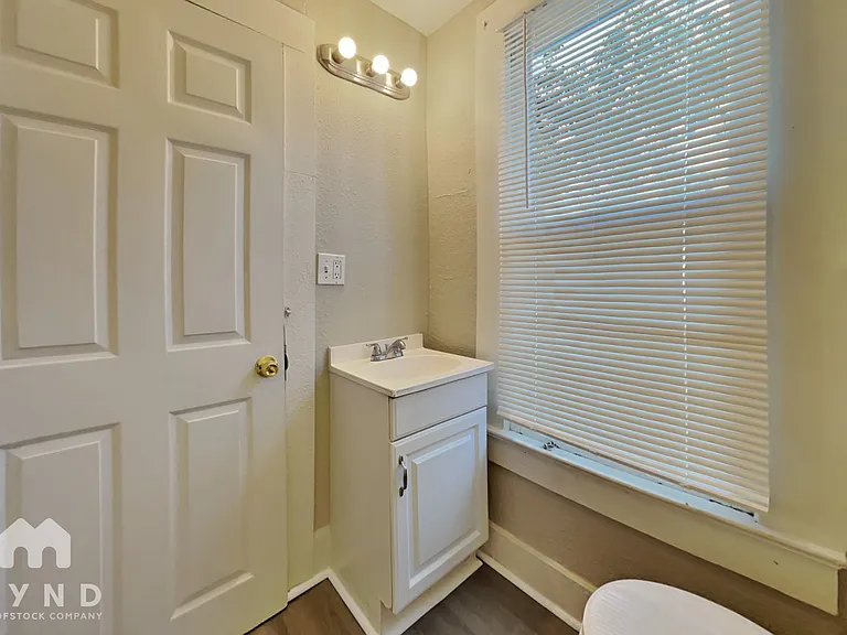 2963 Spencer St — Photo 13
