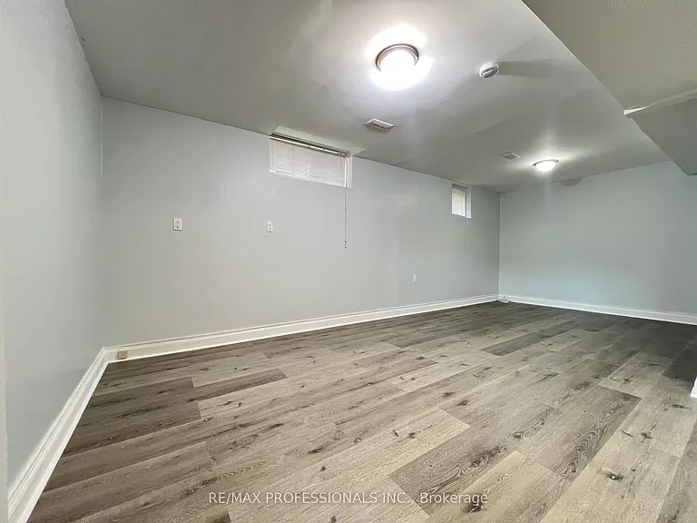 110 Springview Dr — Photo 20