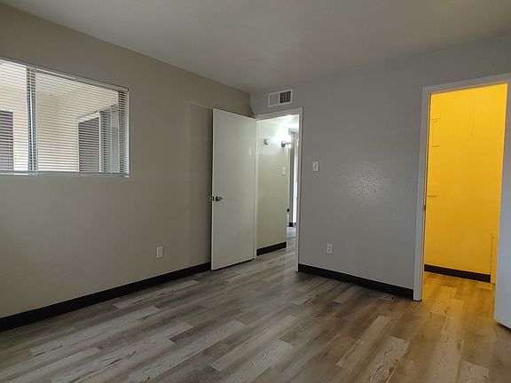 5th image of 1000 Madeira Dr SE Unit 3