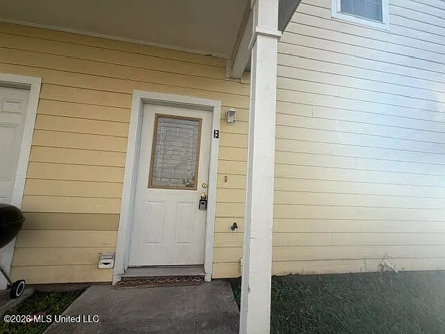 3 bed, 2.0 bath, 1200 sqft, $1,050 — Photo 2