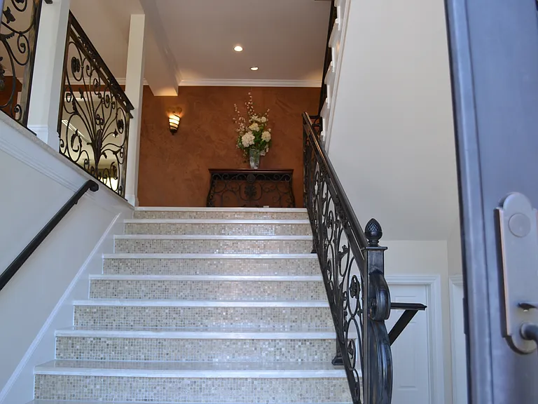 Oakmont View Dr — Photo 4