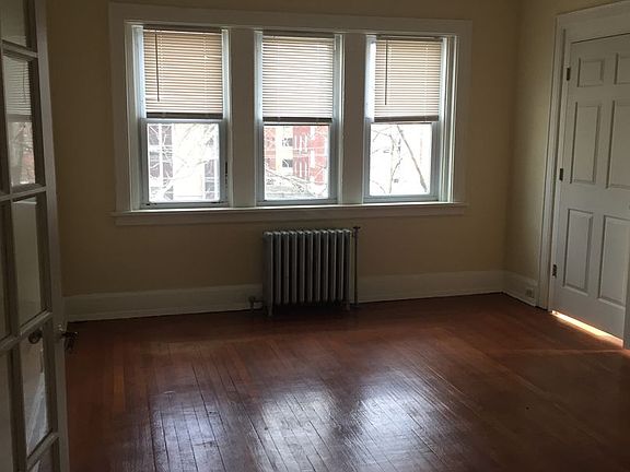2nd image of 521-523 Oak St #309