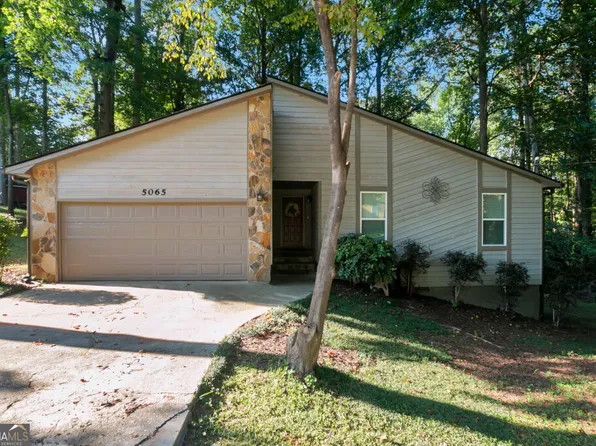 5065 Carole Pl, Stone Mountain, GA 30087