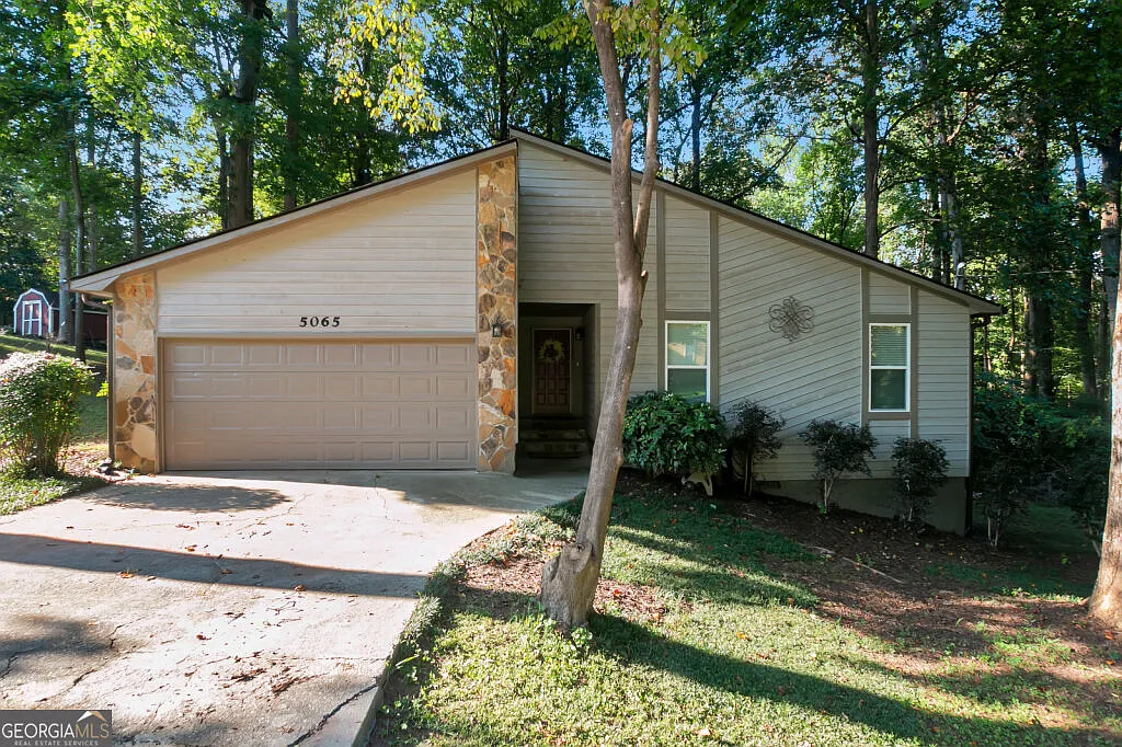 5065 Carole Pl photo 1