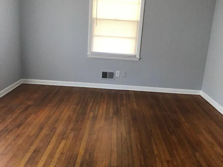423 Grove St — Photo 9