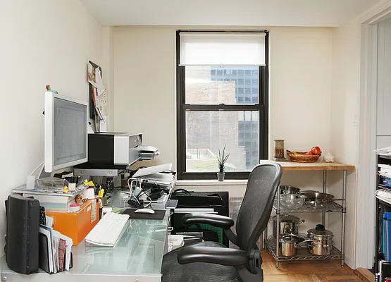 Rented by Green Line Realty | media 8