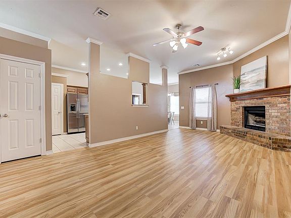 5th image of 652 SW 160th St