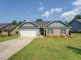 107 Coulter Woods Dr, Locust Grove, GA 30248